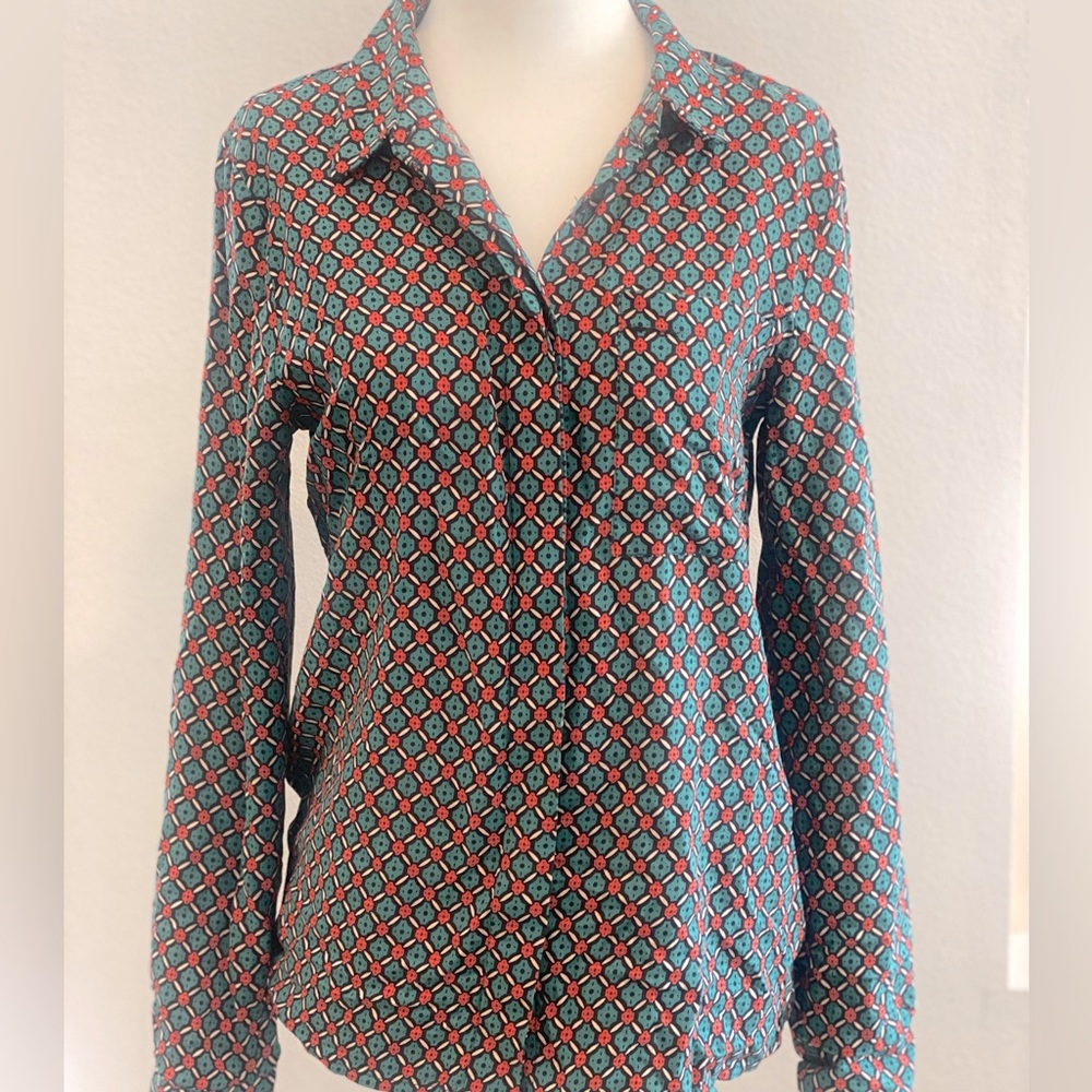 Geometric patterned button front blouse - Picture 3 of 4